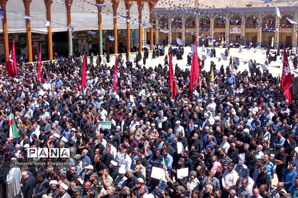 وداع با ۲  شهید حادثه تروریستی با حضور پر شور مردم شیراز