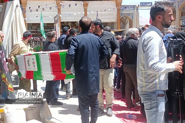 وداع با ۲  شهید حادثه تروریستی با حضور پر شور مردم شیراز
