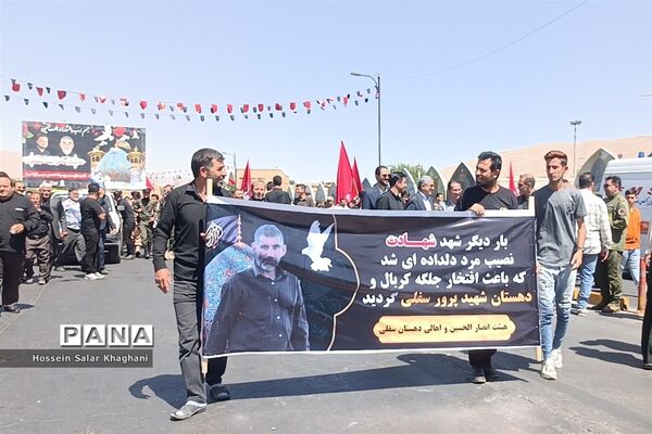 وداع با ۲  شهید حادثه تروریستی با حضور پر شور مردم شیراز