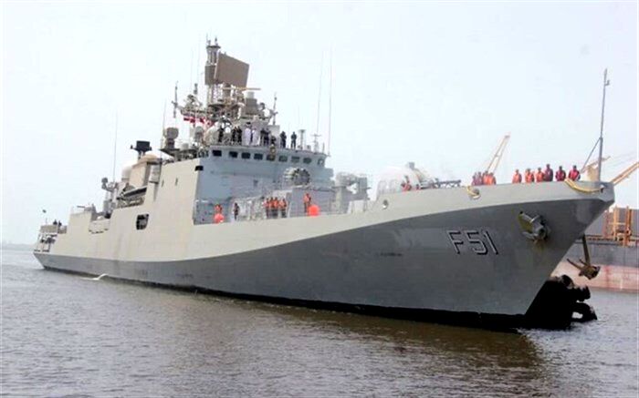 پهلوگیری ناو رزمی نیروی دریایی هندوستان در بندرعباس
