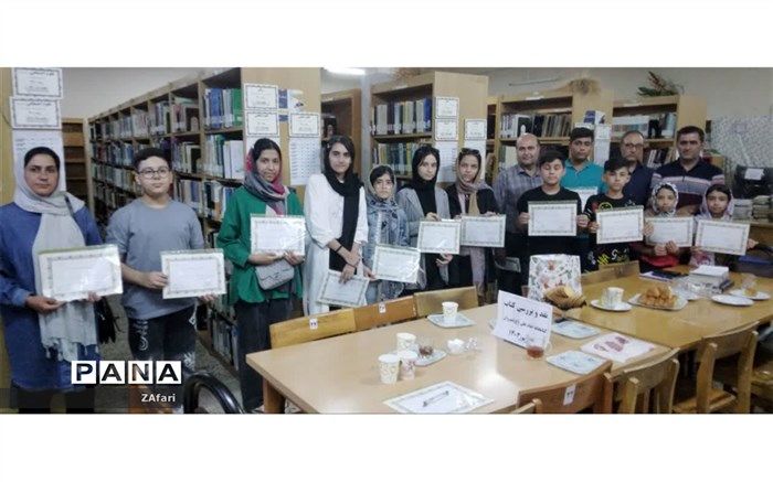 داستان نویسی به پرورش قدرت بیان و نیروی تخیل دانش آموزان کمک بسیار زیادی می کند