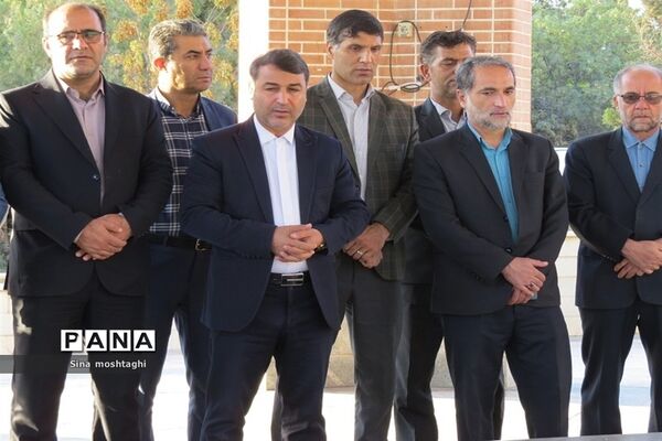 آیین عطر‌ افشانی و گل افشانی مزار شهدای مدافع حرم در شهرستان بجنورد