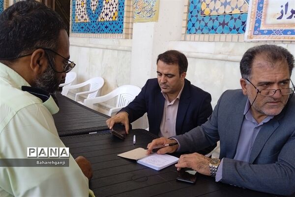 میزخدمت نواحی چهارگانه آموزش و پرورش فارس در نماز جمعه