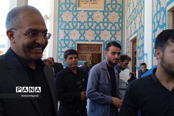 میزخدمت نواحی چهارگانه آموزش و پرورش فارس در نماز جمعه