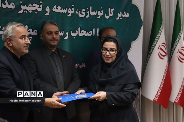 نشست خبری مدیرکل نوسازی، توسعه و تجهیز مدارس آذربایجان شرقی