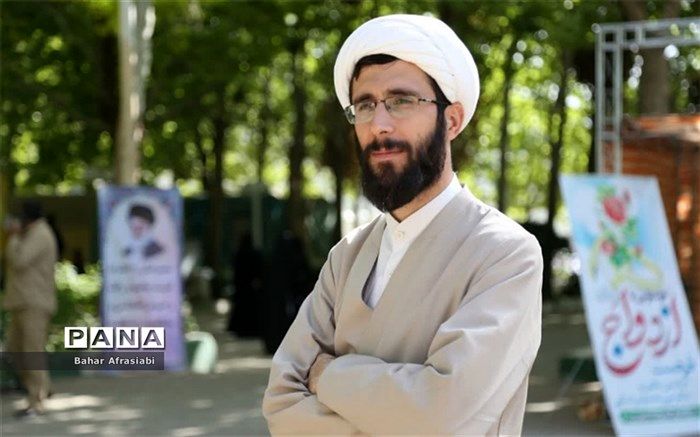 اردو یکی از راه‌های تقویت ارتباط با نسل نوجوان است