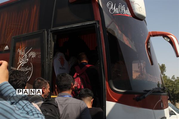 اعزام کاروان رهسپاران عصر ظهور از محلات کم‌برخوردار و روسای مراکز نیکوکاری به پیاده‌روی اربعین