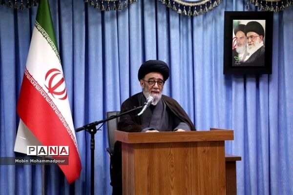دیدار جمعی از عکاسان با نماینده ولی فقیه در آذربایجان شرقی