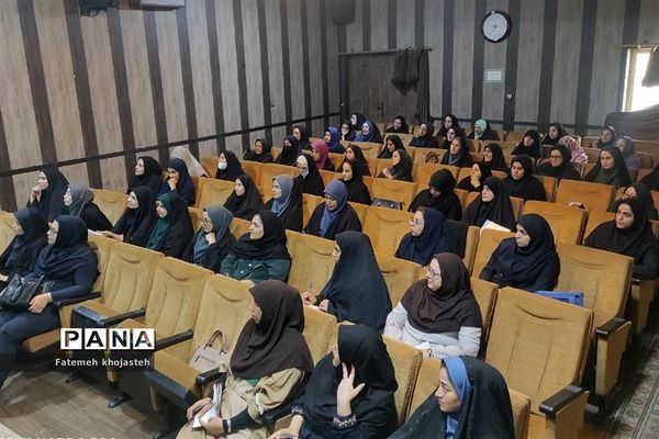 برگزاری کارگاه آموزش ریاضی ویژه آموزگاران دوره ابتدایی شهرستان‌قرچک