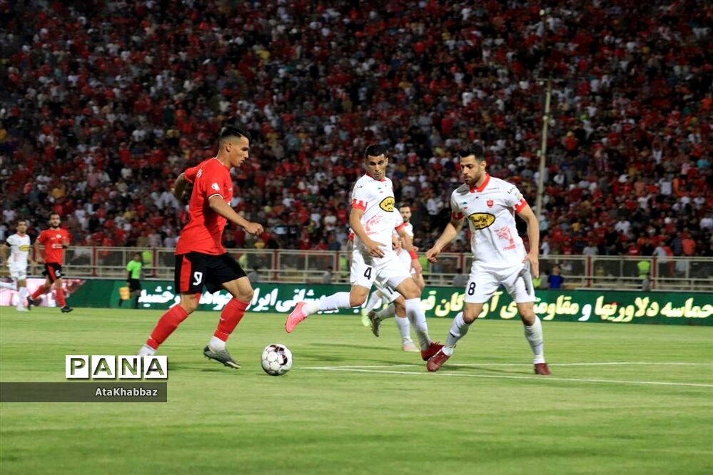 خط جلوی پرسپولیس زهردار نیست