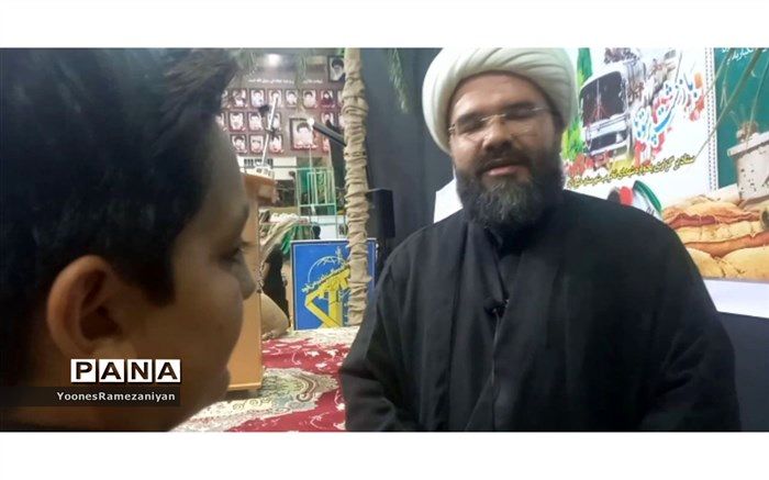 درس شهیدان پا به پای انقلاب ماندن است