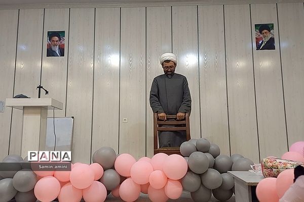 برگزاری کارگاه‌های معرفتی و مذهبی در اردوی مثبت‌دهه هشتادیا در رودهن