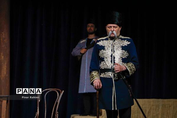 اجرای نمایش (آ شِیخ محمد خیابانی) در صحنه