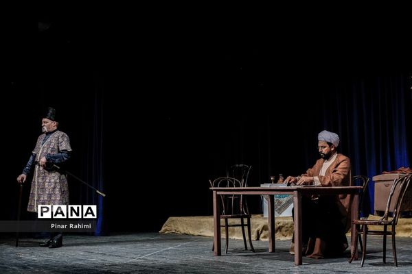 اجرای نمایش (آ شِیخ محمد خیابانی) در صحنه