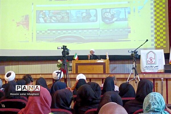 برگزاری کارگاه آموزشی اخلاق حرفه‌ای کسب و کار رانندگان سرویس مدارس  در شیراز