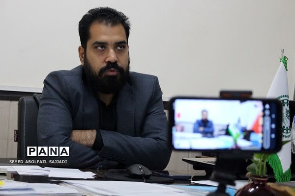 نشست هم‌اندیشی  پسران تیم دانش‌آموزی تولید محتوا سازمان دانش‌آموزی شهرستان‌های تهران