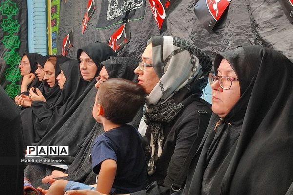 برگزاری مراسم آیین سوگواره کودکان عاشورایی در ناحیه ۶ مشهد مقدس