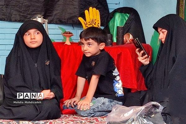 برگزاری مراسم آیین سوگواره کودکان عاشورایی در ناحیه ۶ مشهد مقدس