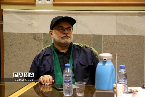 آیین تجلیل از فرهنگیان آزاده قم