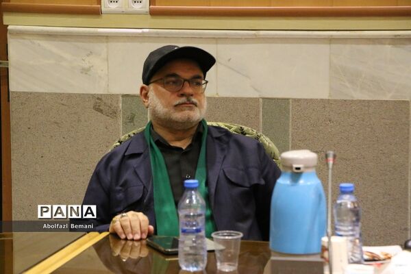 آیین تجلیل از فرهنگیان آزاده قم