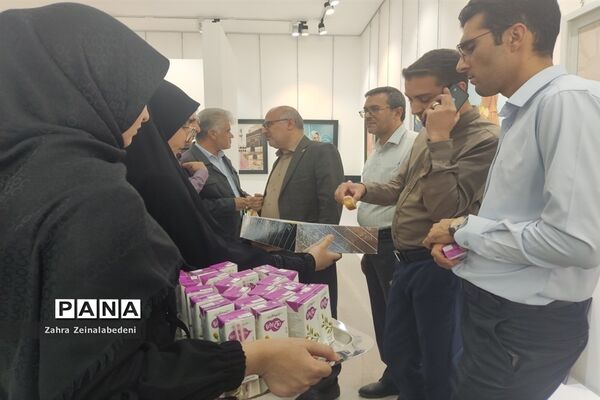 برگزاری نمایشگاه حجاب و عفاف،آثار هنرجویان هنرستان نمونه دولتی مهر