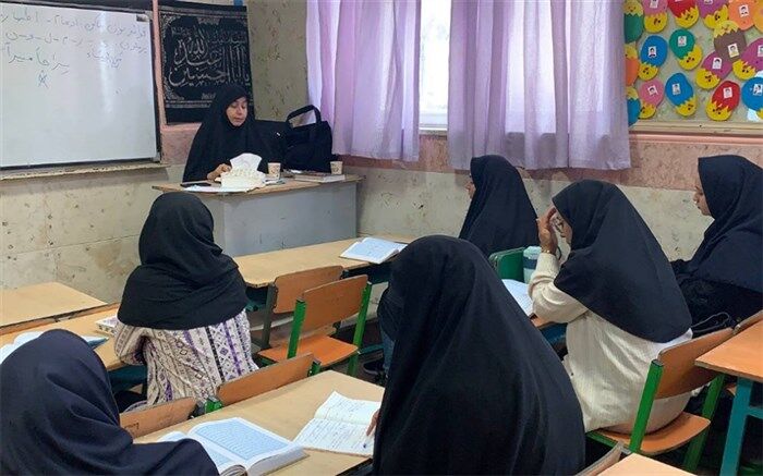 طرح اتقان با هدف ارتقای توانمندی قرآنی آموزگاران، مدیران و معاونان مدارس فشافویه برگزار شد