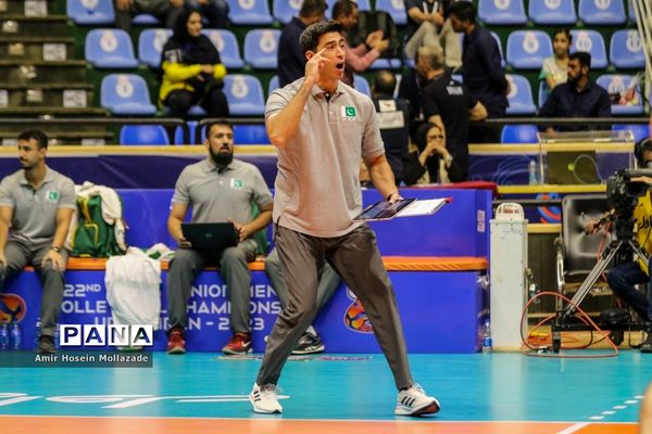 دیدار تیم‌های والیبال کره جنوبی و پاکستان