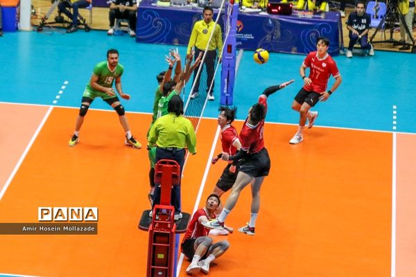 دیدار تیم‌های والیبال کره جنوبی و پاکستان