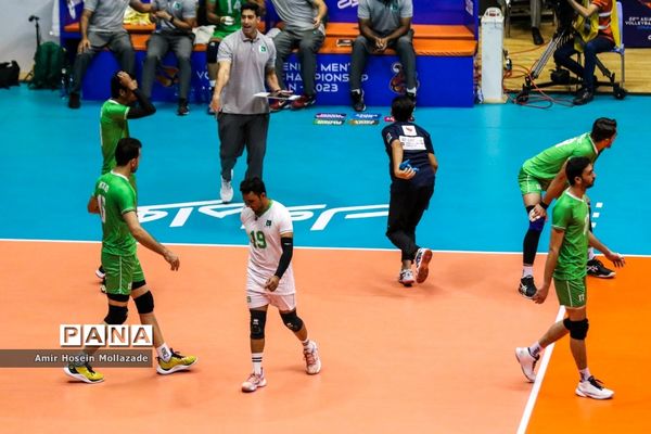 دیدار تیم‌های والیبال کره جنوبی و پاکستان