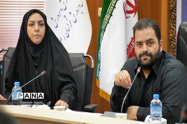 دوره تربیت مدیران منتخب مدارس متوسطه استان بر اساس سند تحول بنیادین