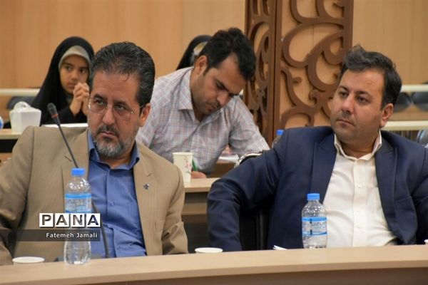 دوره تربیت مدیران منتخب مدارس متوسطه استان بر اساس سند تحول بنیادین