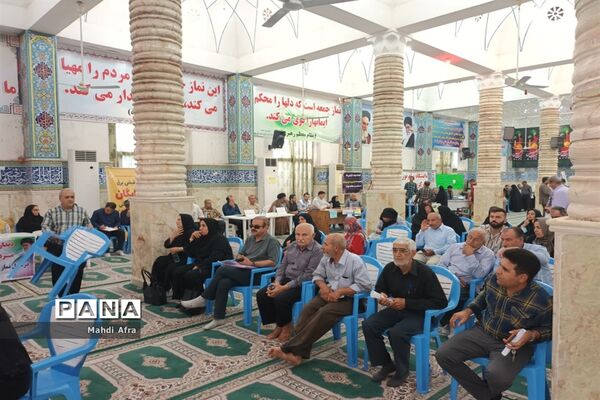برپایی میز خدمت در مصلی نماز جمعه بهبهان به مناسبت هفته دولت