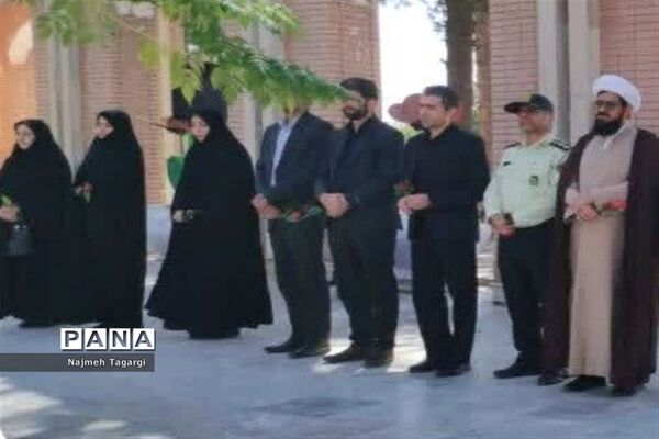 آیین عطر افشانی و گلباران گلزار مطهر شهدا در شهرستان مه ولات
