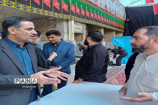 اقامه نماز جمعه با حضور مدیر کل آموزش و پرورش استان اصفهان