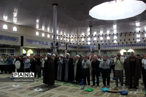 برگزاری  نماز جمعه شهرستان اسلامشهر و برپایی میزخدمت به مناسبت هفته دولت