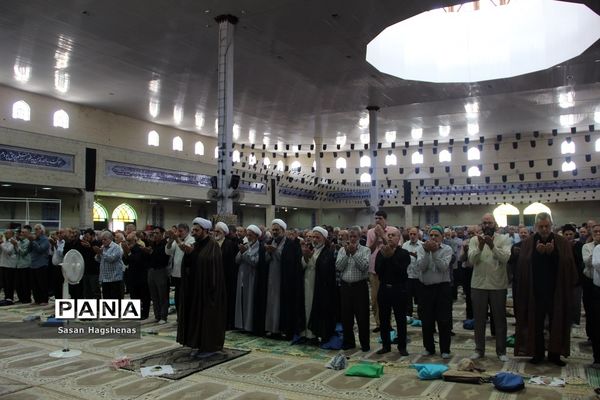 برگزاری  نماز جمعه شهرستان اسلامشهر و برپایی میزخدمت به مناسبت هفته دولت
