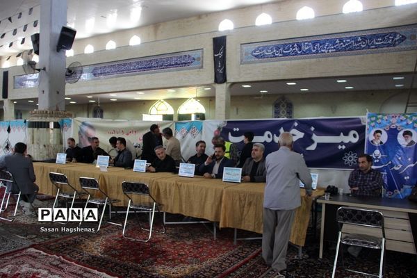 برگزاری  نماز جمعه شهرستان اسلامشهر و برپایی میزخدمت به مناسبت هفته دولت