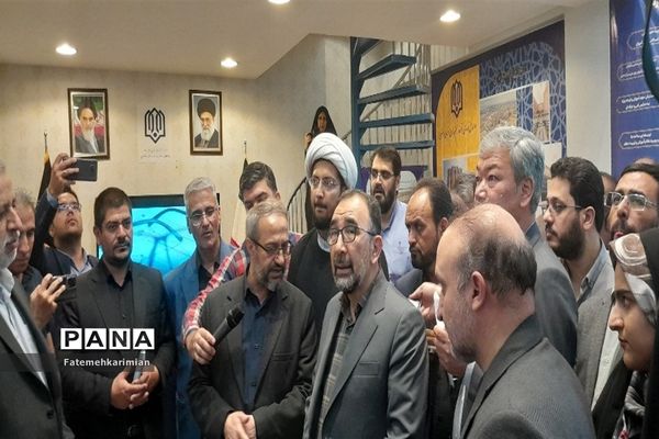 بازدید استاندار خر اسان رضوی و  مدیرکل آموزش پرورش استان ازغرفه دستاوردهای آموزش و پرورش