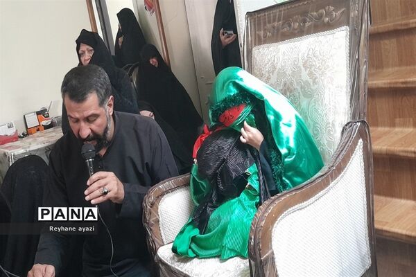 روضه خانگی مجلس عزاداری حضرت رقیه با دکلمه خوانی دانش‌آموزان عضو سازمان دانش‌آموزی