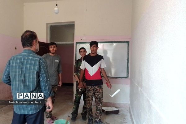 اجرای طرح شهید عجمیان و رنگ آمیزی مدارس کم‌برخوردار در رودهن