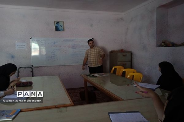 کلاس‌های قرارگاه جهادی در کانون فرهنگی رضوان محمودآباد