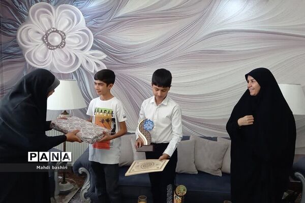 تجلیل از دانش‌آموز رودهنی مدال‌آور رباتیک جهانی پِکن