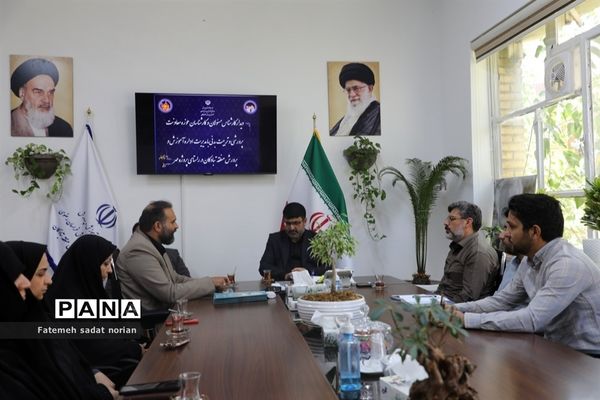 دیدار مدیر آموزش و پرورش منطقه تبادکان با کارشناسان منطقه