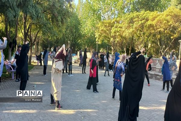 ورزش صبحگاهی بانوان در بوستان نیلوفر آبی