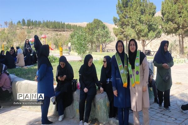 اختتامیه کارگاه آموزشی و مهارتی ضمن خدمت مربیان پیشتاز درشهرستان شیروان