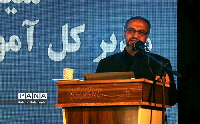 مدیران مدارس، متولیان تعلیم و تربیت هستند