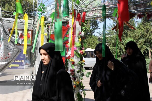 آیین استقبال چهل و یکمین دوره مسابقات قرآن، عترت و نماز دانش‌آموزان دختر در کرمانشاه