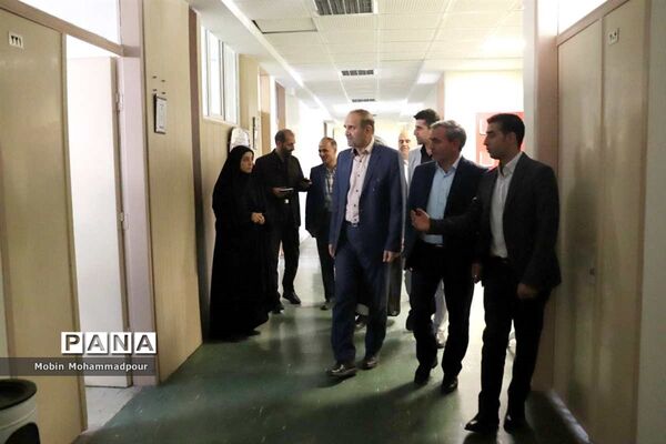 بازدید استاندار آذربایجان شرقی از اداره‌کل آموزش و پرورش استان و دیدار با  دانش آموز خبرنگاران پانا
