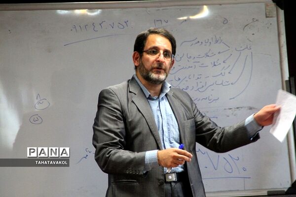 جلسه هم‌اندیشی روسای انجمن اولیا و مربیان مدارس شهرستان پردیس