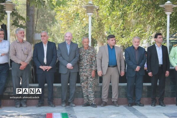 غبارروبی گلزار شهدا در گلوگاه